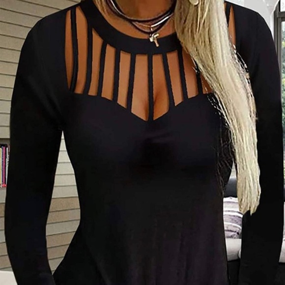 🦋 Sexy Top! Crewneck Hollow Out Black Long sleeve top! Super Cute 🥰 - Picture 3 of 8